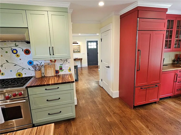 209 Coggeshall Ave — Photo 21