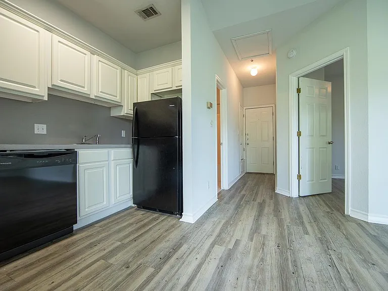 1x1 Entry Way