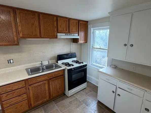 829 Jackson St, 829 Jackson St #A, Oshkosh, WI 54901