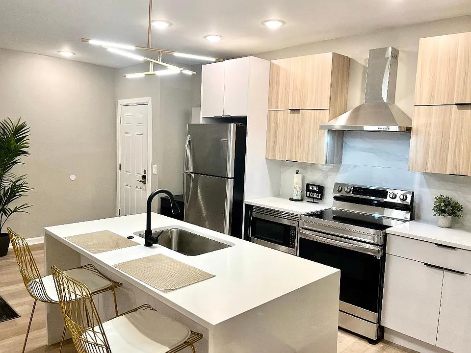 3831 Atlantic Ave #8
