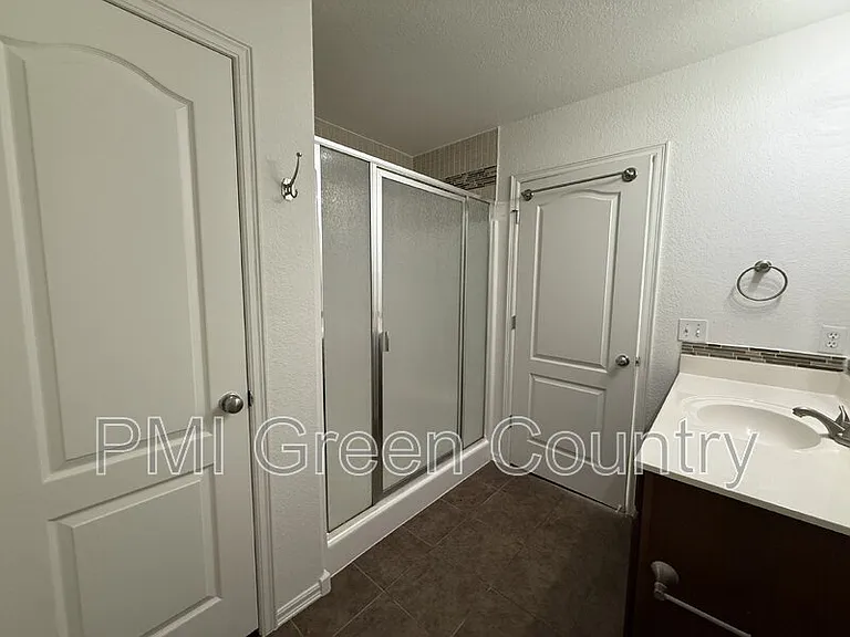 4040 W 105th St S — Photo 16