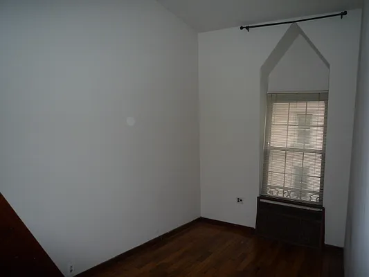 Rented by New Yorker Realty | media 29