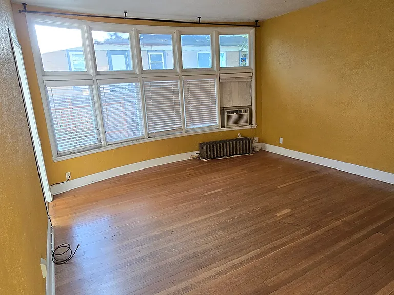 905 E 200 S #7 — Photo 7