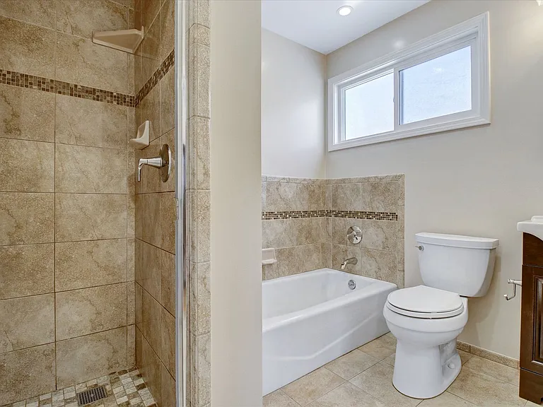 14 Castlemont Ave — Photo 16