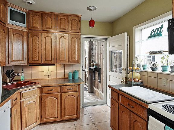 5th image of 4016 Wyoming St APT 1