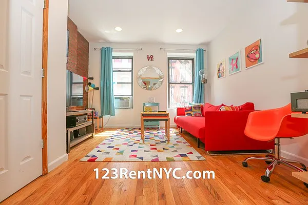 Rented by Chartwell Manhattan Realty | media 1