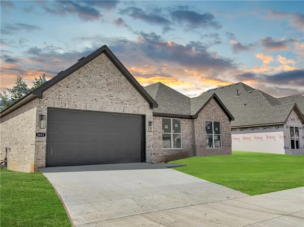 3451 E Greystone Dr, Springdale, AR 72764