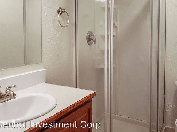 5th image of 209 W James St Unit 13
