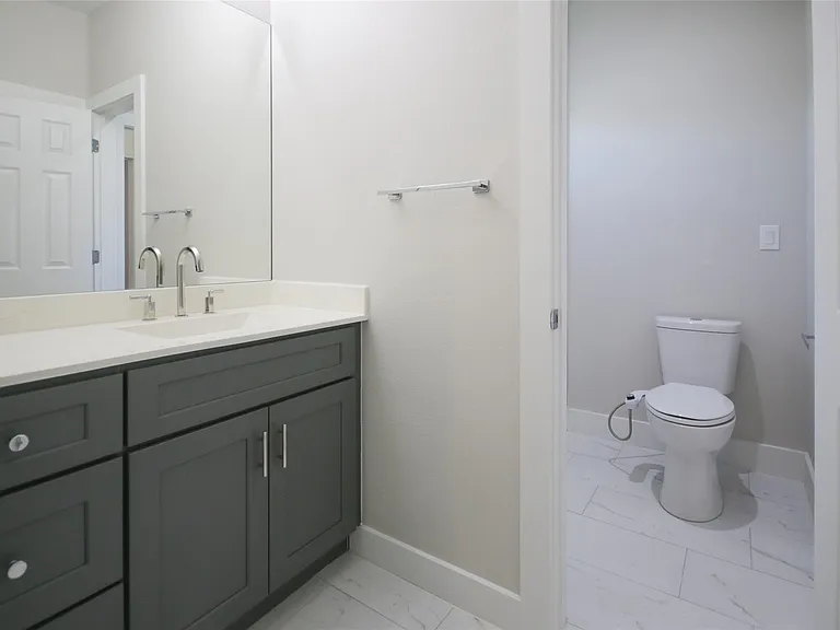 5113 Hershe St #B — Photo 21