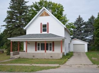 105 4th St, East Jordan, MI 49727