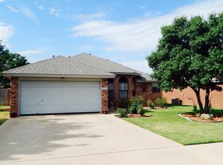 2215 94th St, Lubbock, TX 79423