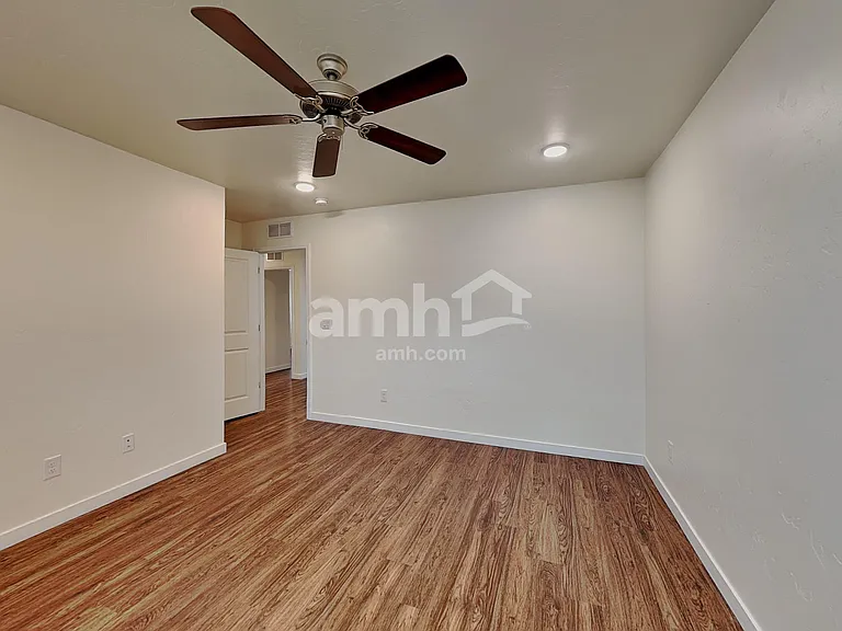 898 N Garnet Creek Ave — Photo 8