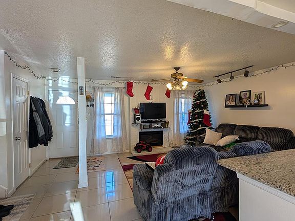 3rd image of 12081 Pierce Rd