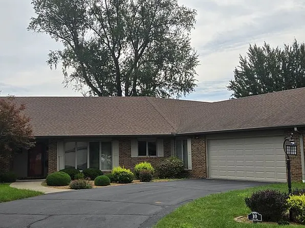 10 Valley High Ests, Pekin, IL 61554