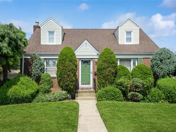 823 Home Street, Elmont, NY 11003