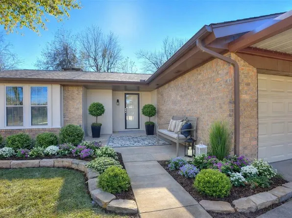 212 Cherokee Dr, Yukon, OK 73099