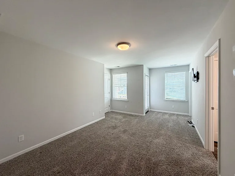 75 Conifer St — Photo 10