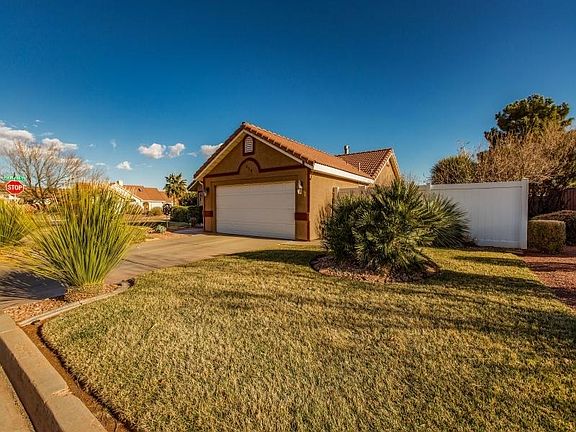 3rd image of 556 E Vasquez Dr