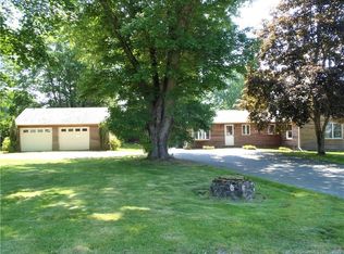 4 Knutson Rd, Old Lyme, CT 06371