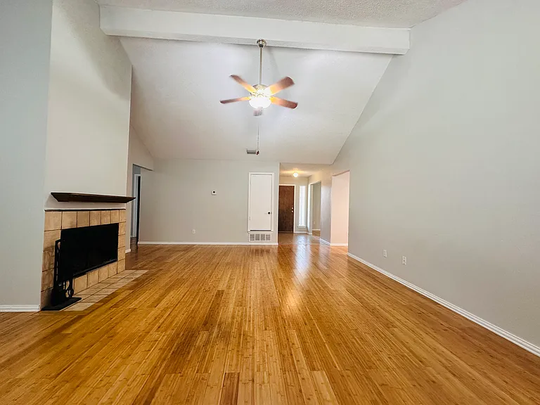 3117 Kingswood Dr — Photo 15