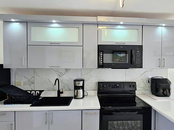 3rd image of 115 Puesta Del Sol 3a Ctr #3