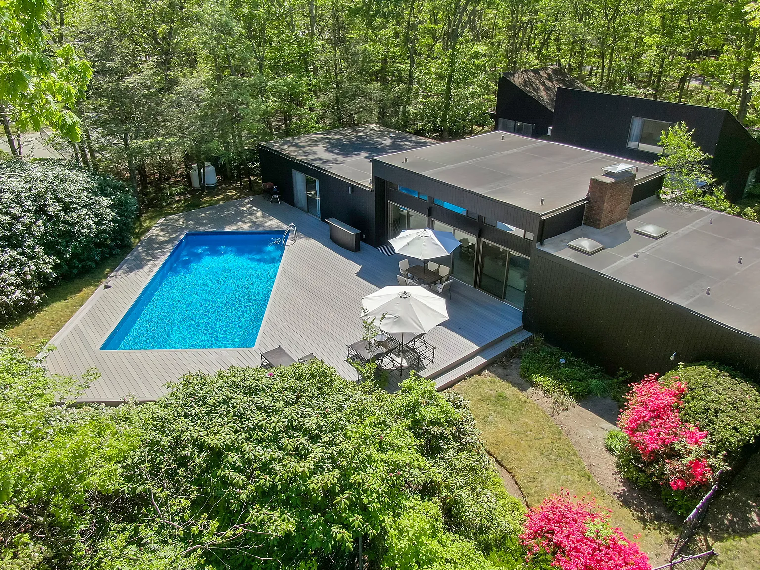 6 Bed Westhampton Contemporary with Pool & Tennis — Photo 2