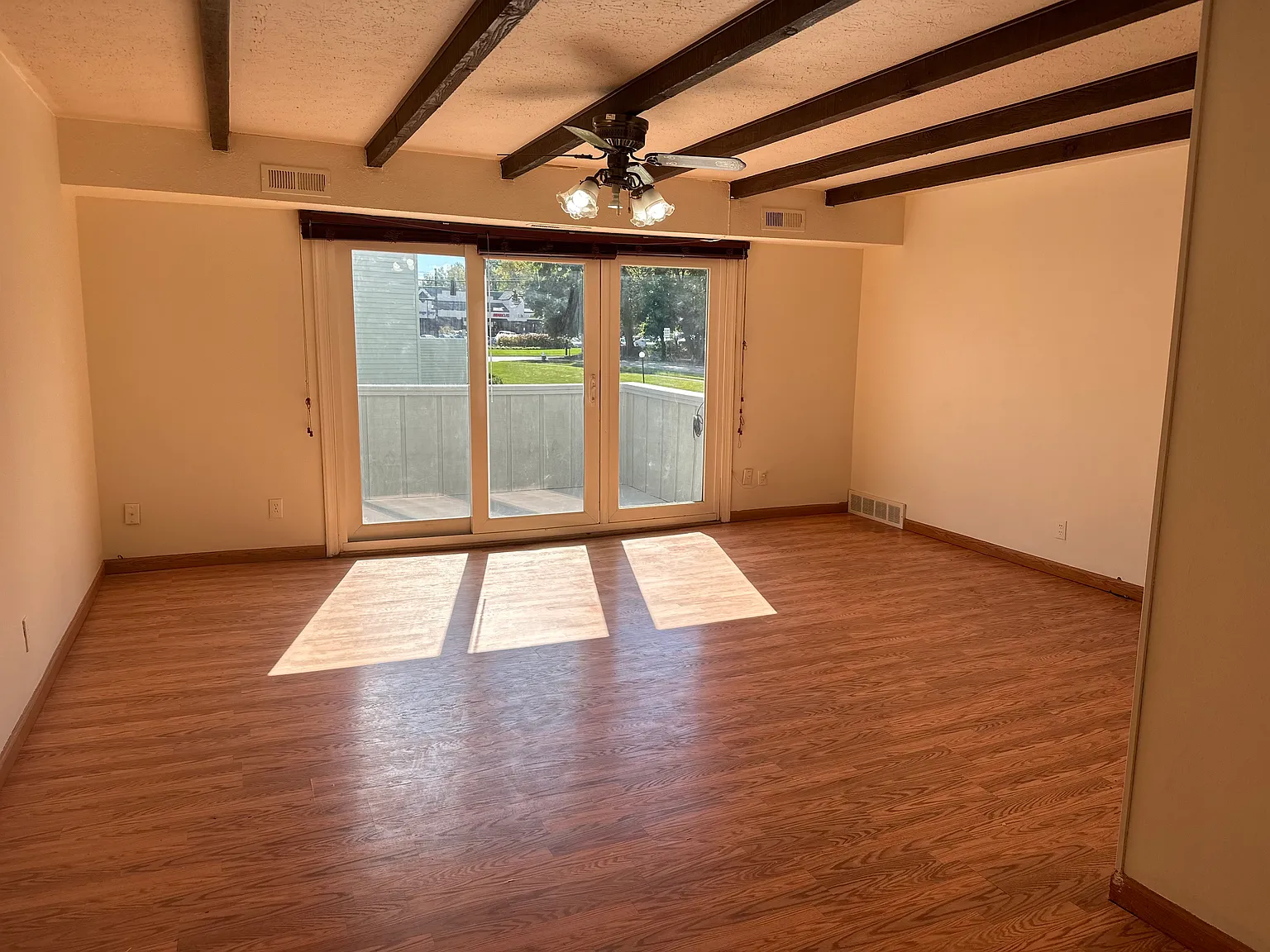 1667 Cedarwood Dr — Photo 2