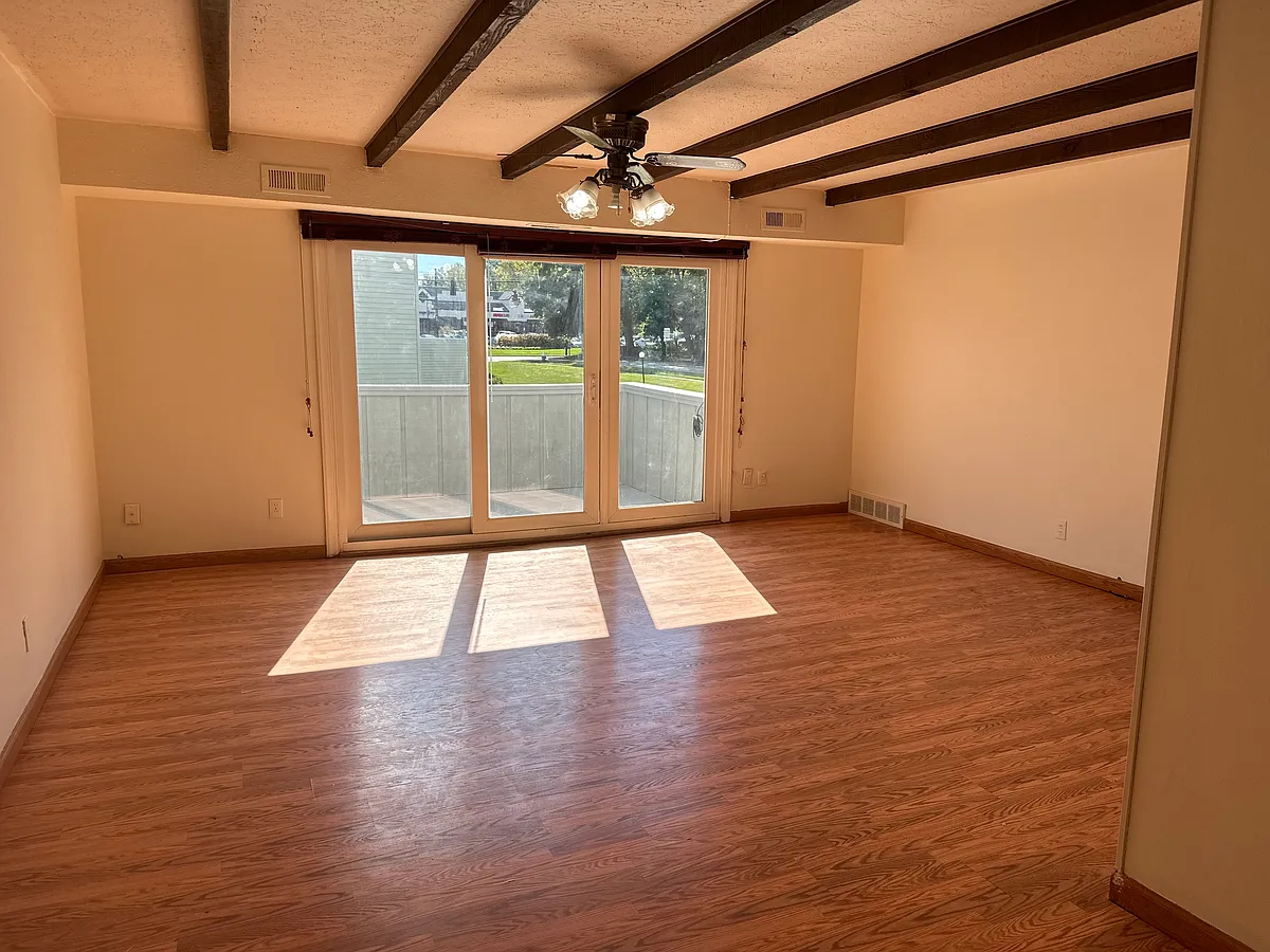 Building Photo - 1667 Cedarwood Dr #308