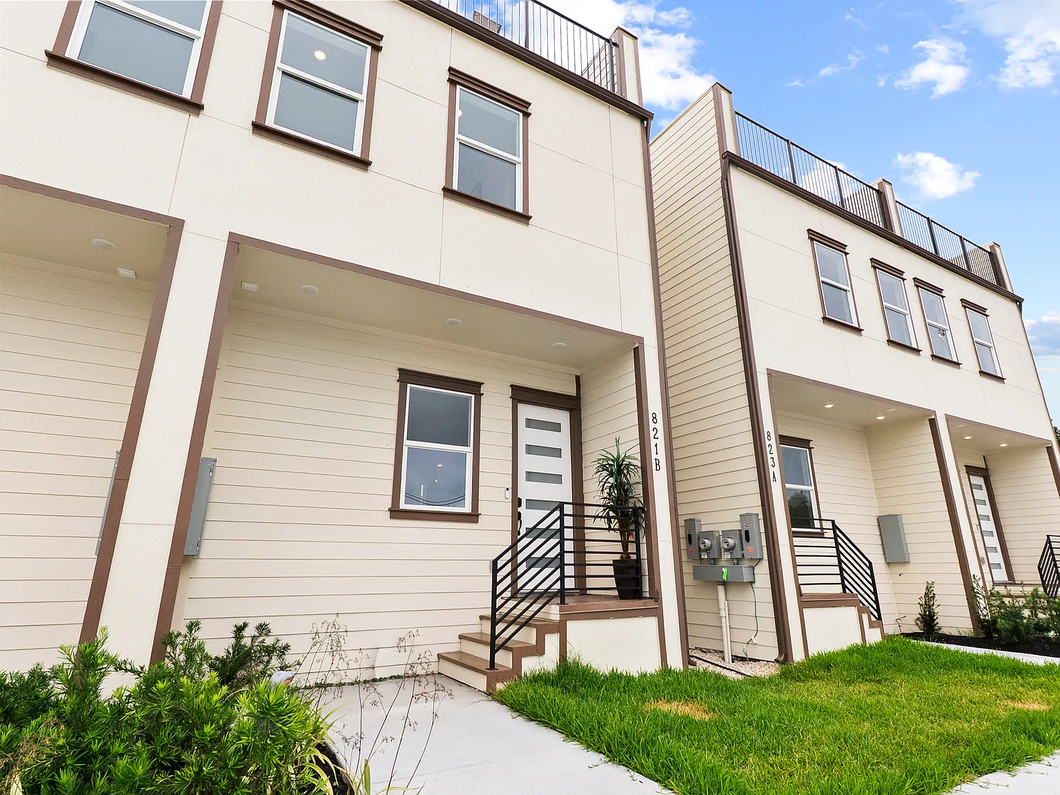 3 bed, 2.5 bath, 1533 sqft, $2,150 — Photo 2