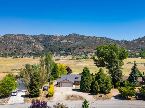 29960 Caddy Ln, Tehachapi, CA 93561