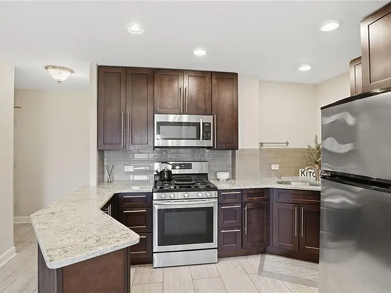 2285 Peachtree Rd NE #709 — Photo 12