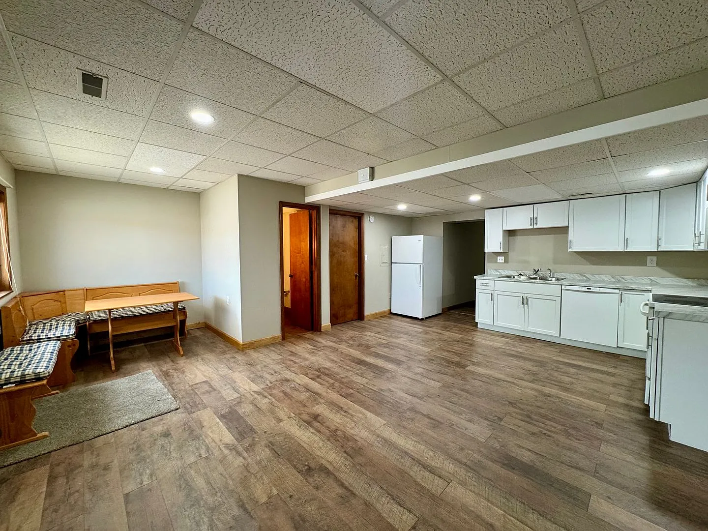 Recently remodeled 3-bedroom, 1.5 bath in the brewery district area — Photo 3