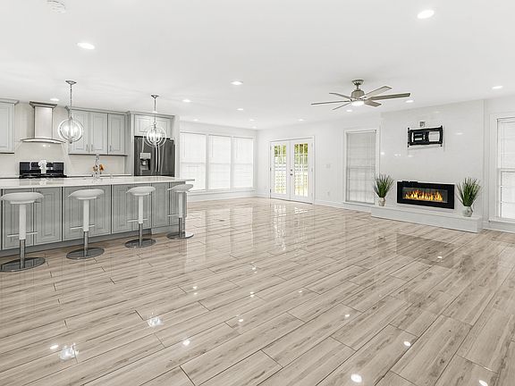 2nd image of 2028 Wrights Way