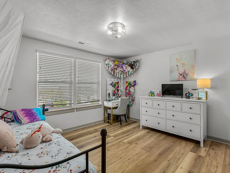 4476 SW Salmon Pl — Photo 19