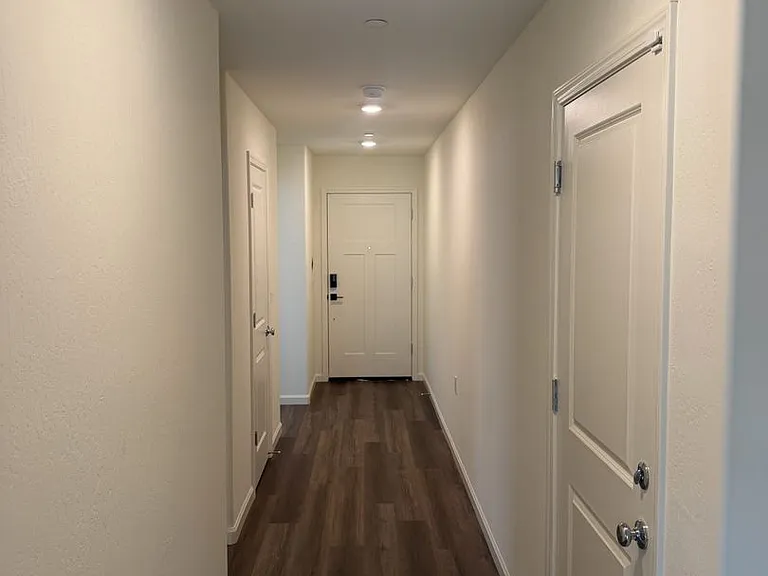 656 Skyler Ln — Photo 3