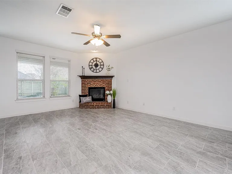 1728 Heron Way — Photo 22