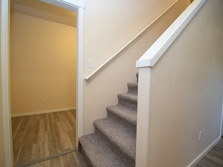 18528 SW McClarey Dr — Photo 15