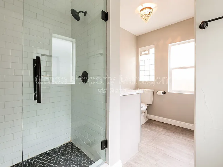 212 W Irvington Pl — Photo 12