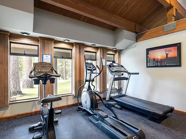 1001 Commonwealth Dr #179 — Photo 4