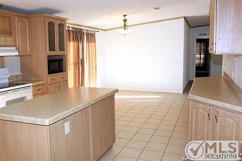 4th image of 692 Live Oak Dr