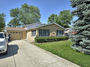 7710 W 91st St, Hickory Hills, IL 60457