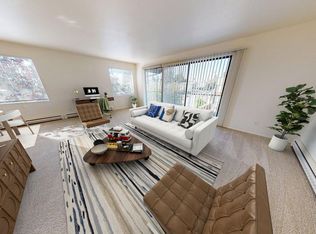 23) 11254 Greenwood, Seattle, WA 98133