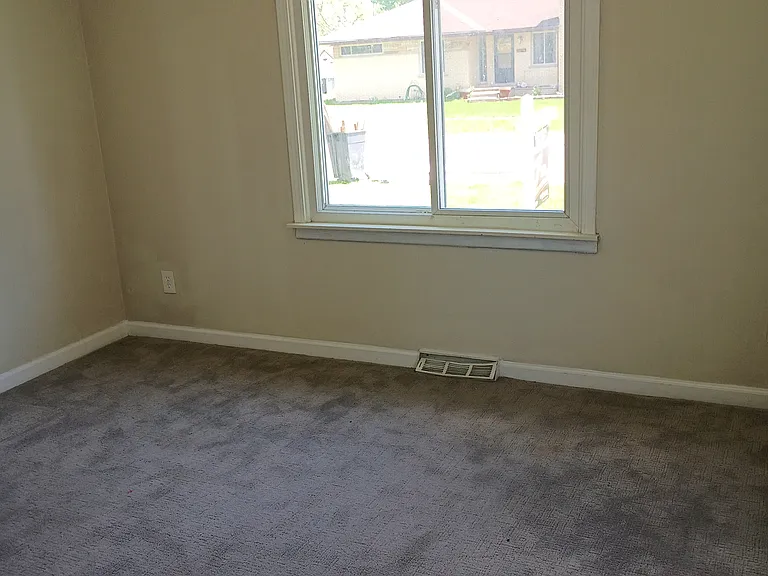 9005 Deering St — Photo 24