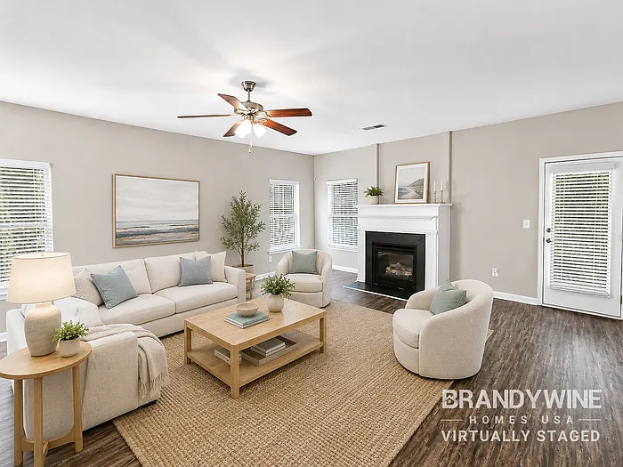 4 bed, 2.5 bath, 2310 sqft, $2,364 — Photo 3