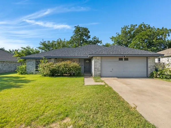 2509 Silvermeadow Ln, Corinth, TX 76210