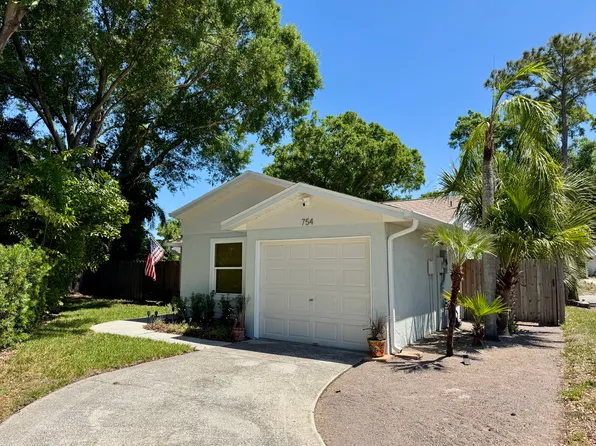754 Arthurs Ct, Tarpon Springs, FL 34689