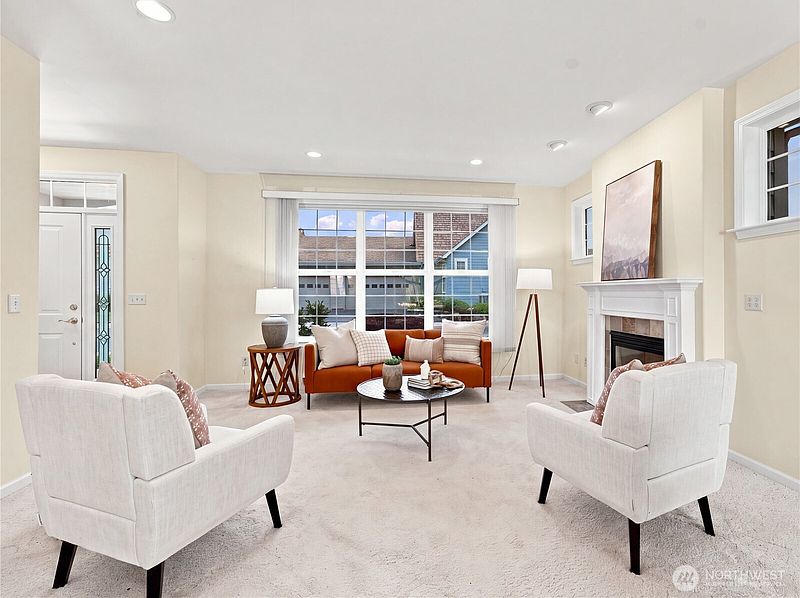 5th image of 1494 Eastmont Avenue #17