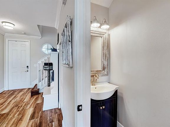 4th image of 3008 N Evergreen Cir