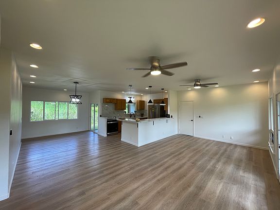 3rd image of 18-1813 Haupia St