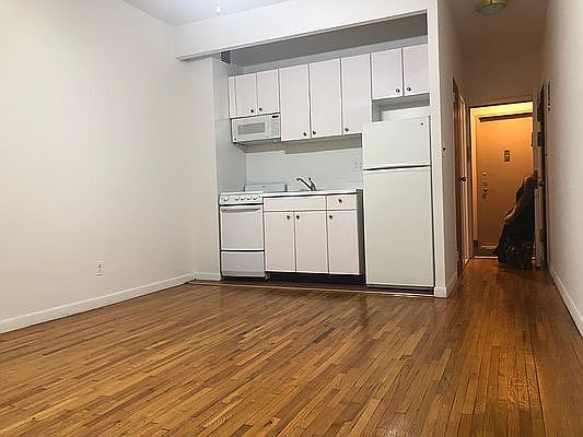 4th image of 117 W 58th St APT 9C